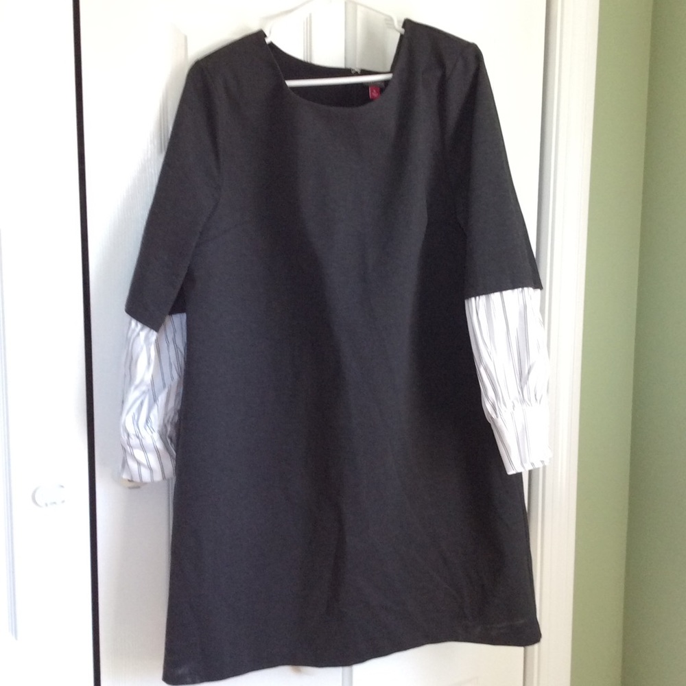 VINCE CAMUTO grey structured dress with sleeves XL